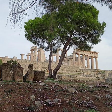 Finikas Rooms Agia Marina  Bagian luar foto
