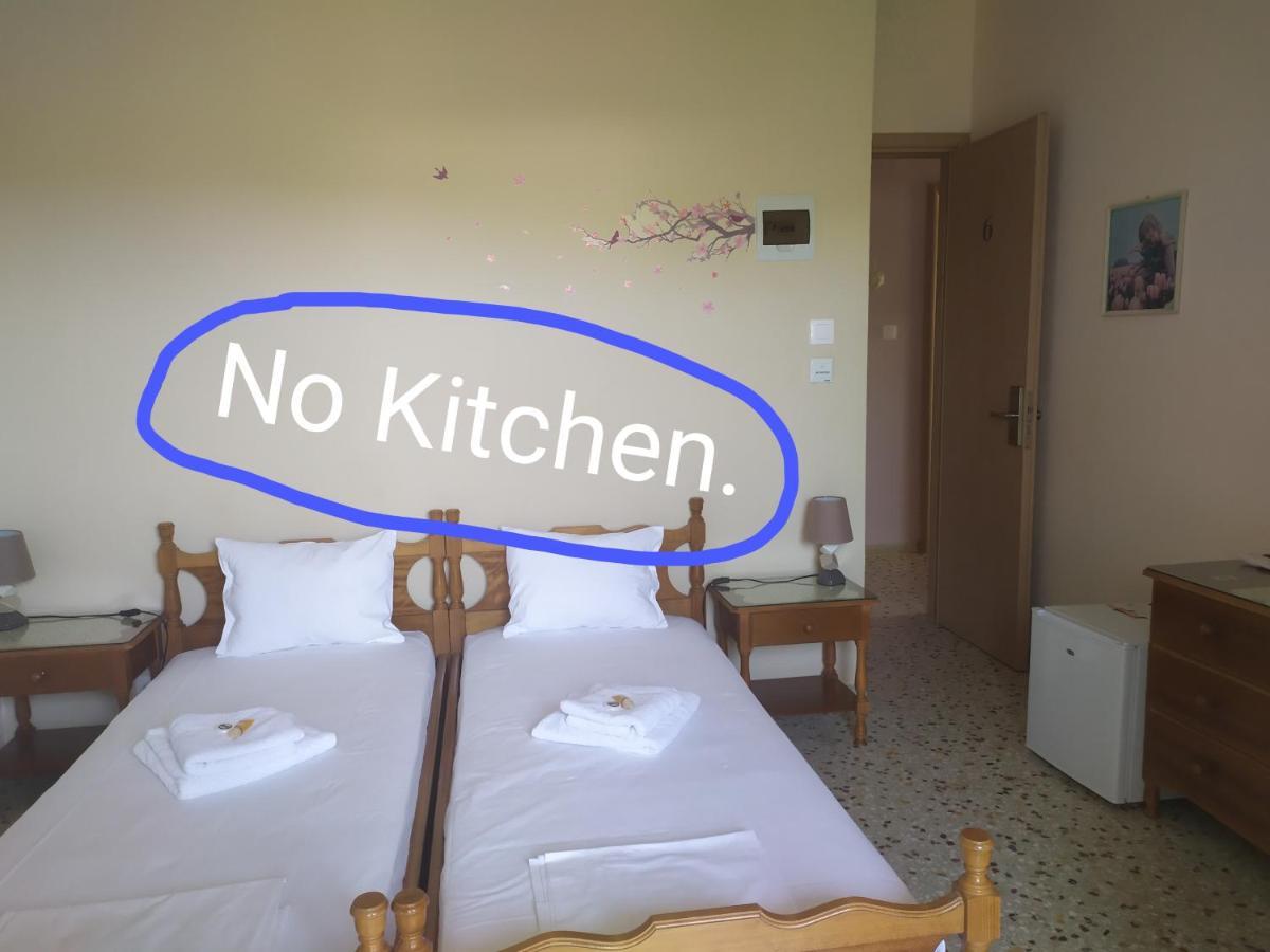 Finikas Rooms Agia Marina  Ruang foto