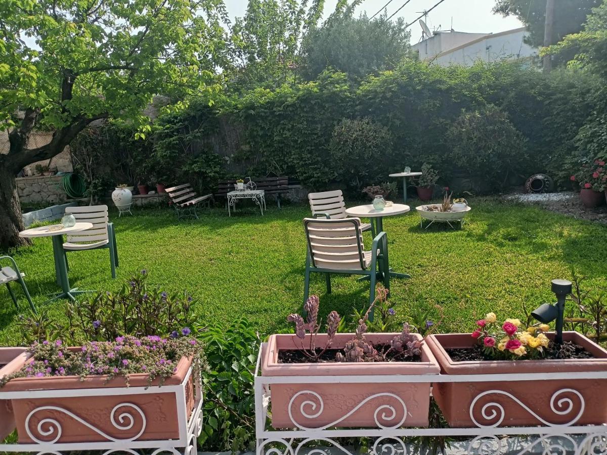 Finikas Rooms Agia Marina  Bagian luar foto