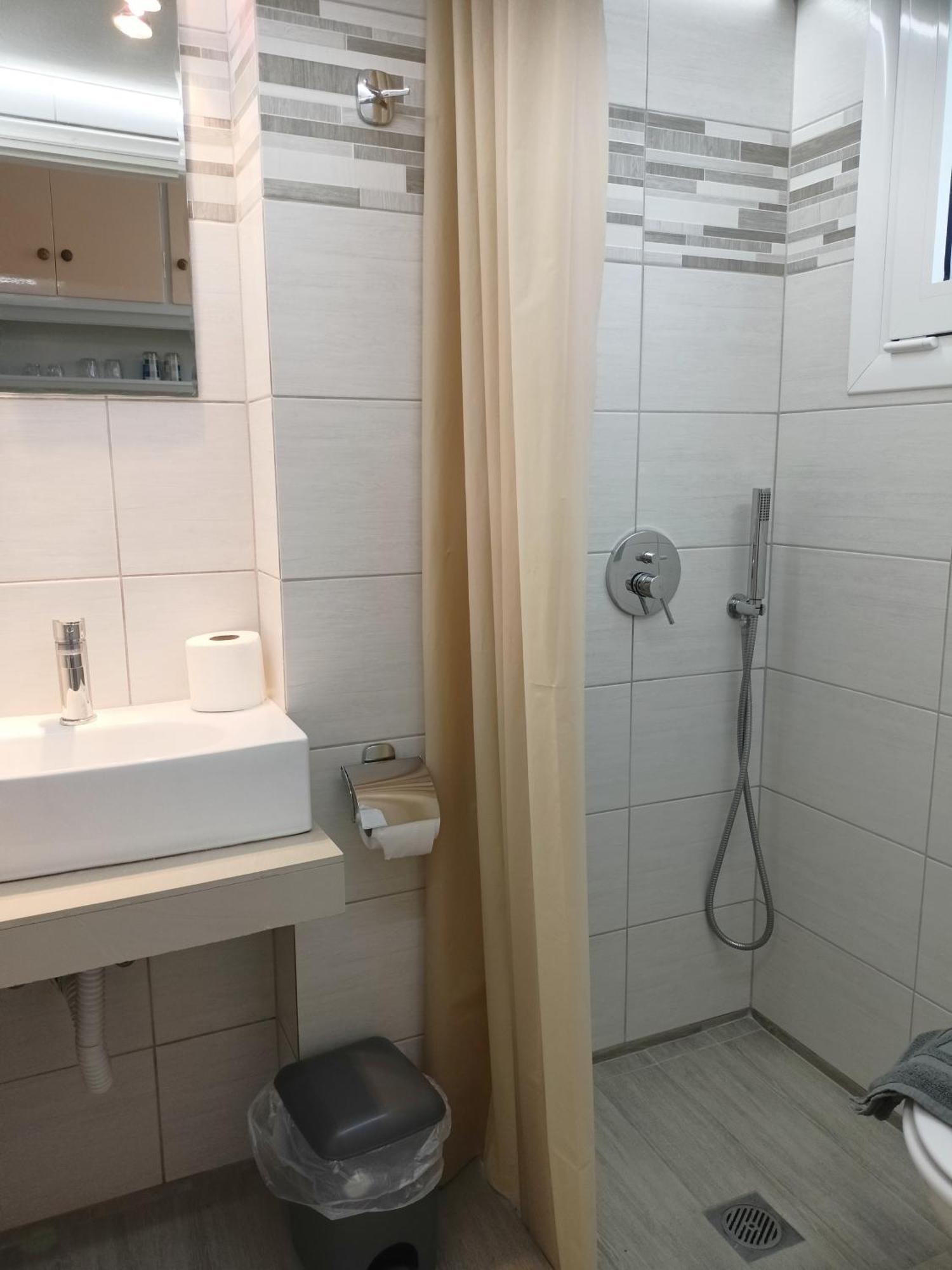Finikas Rooms Agia Marina  Ruang foto