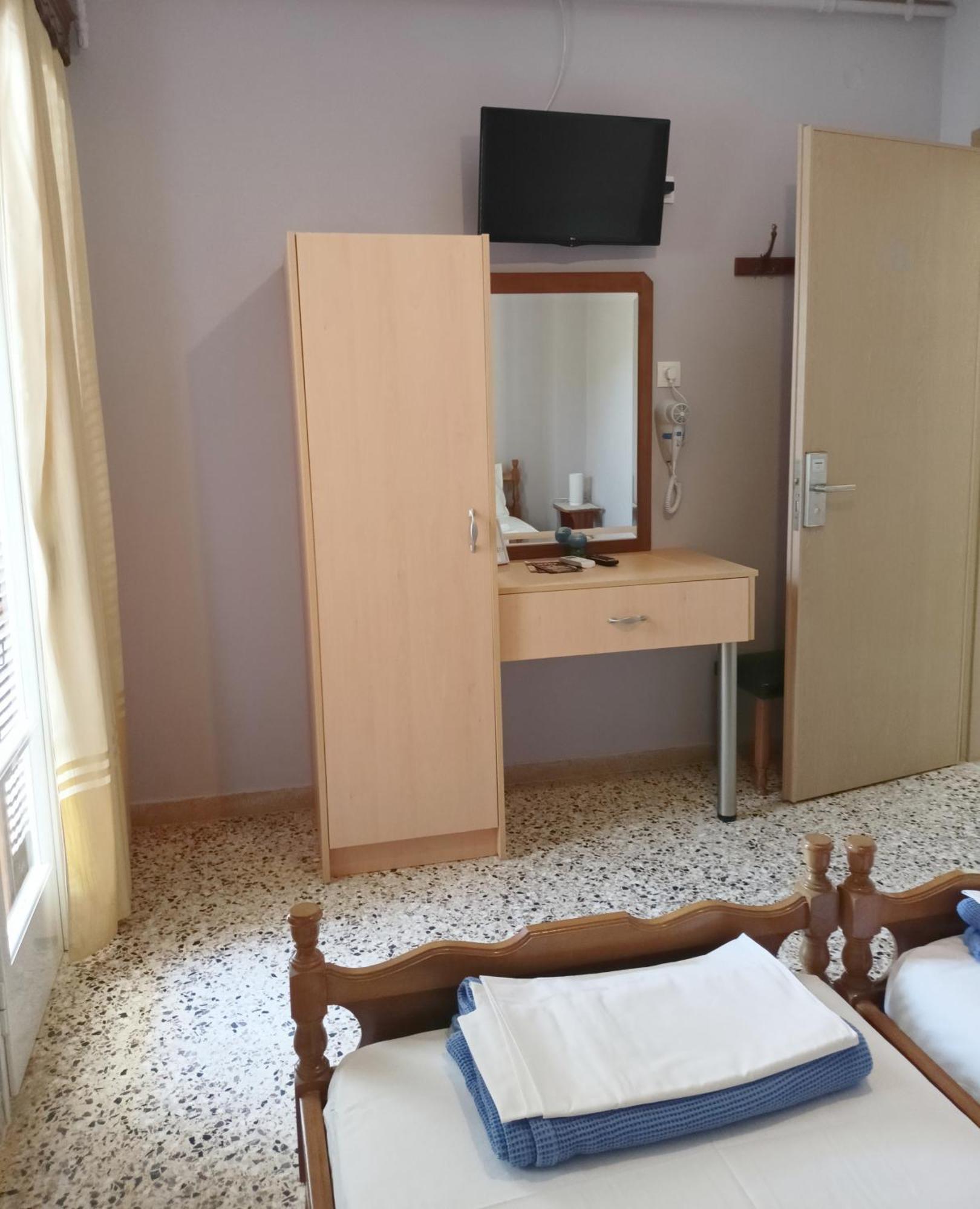 Finikas Rooms Agia Marina  Ruang foto