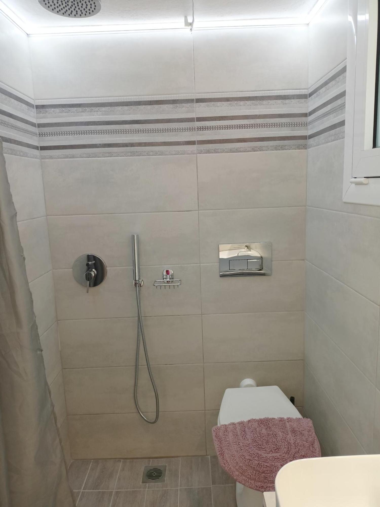 Finikas Rooms Agia Marina  Ruang foto