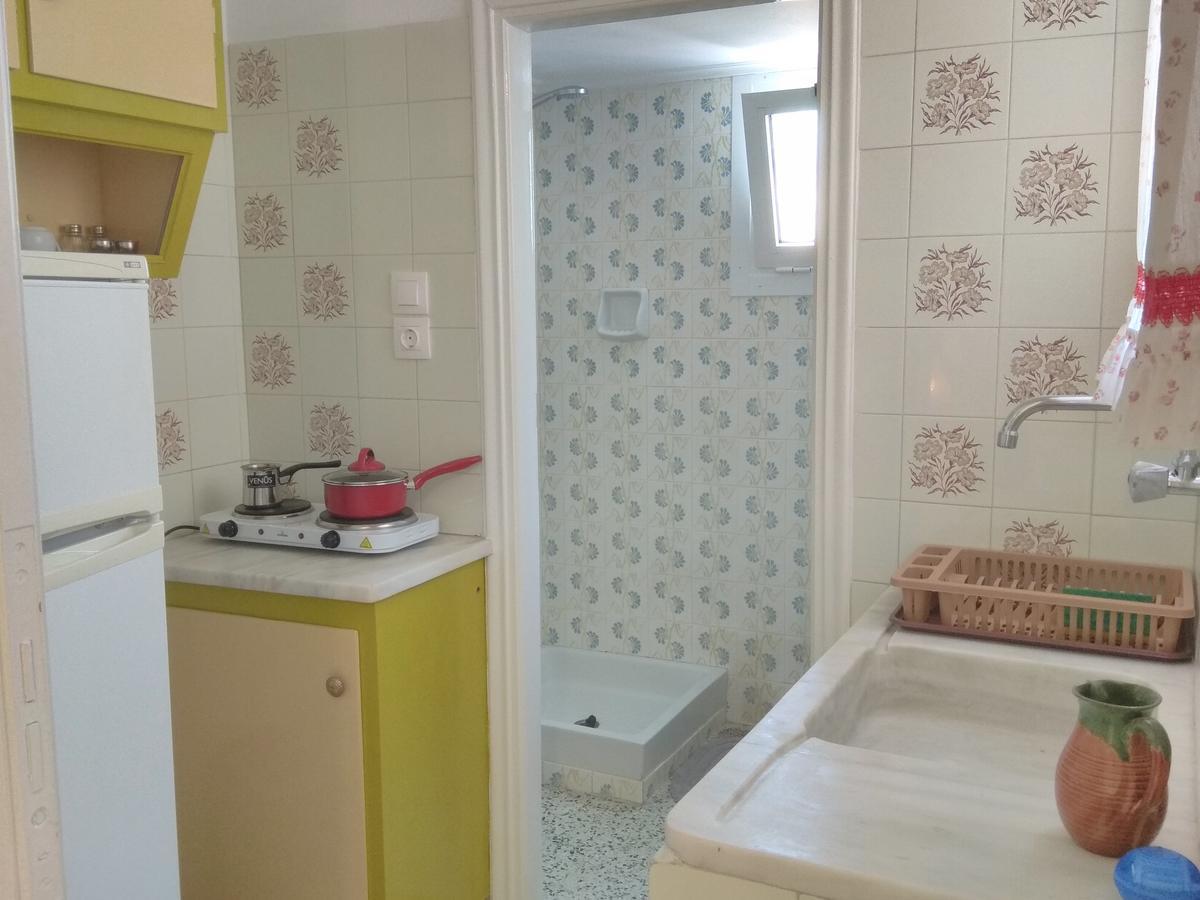 Finikas Rooms Agia Marina  Bagian luar foto