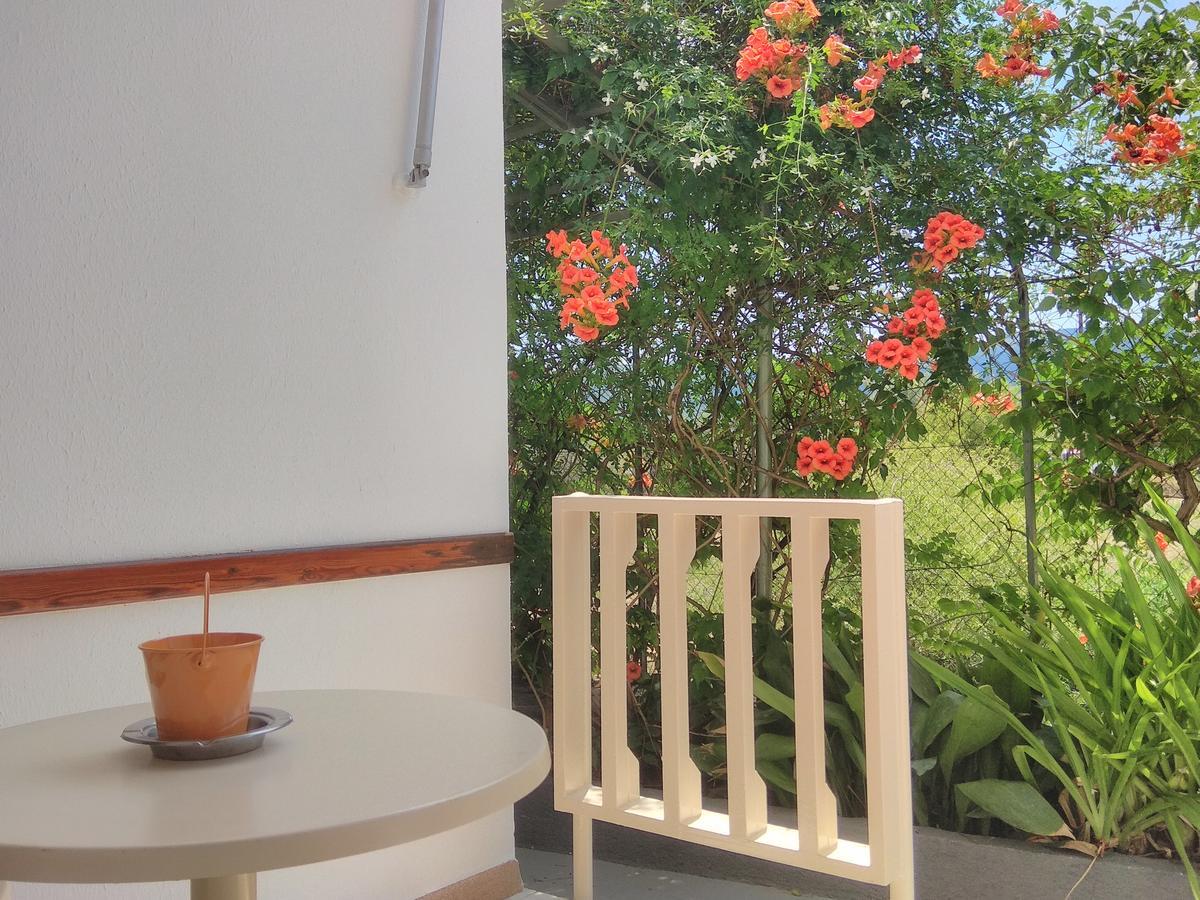 Finikas Rooms Agia Marina  Bagian luar foto